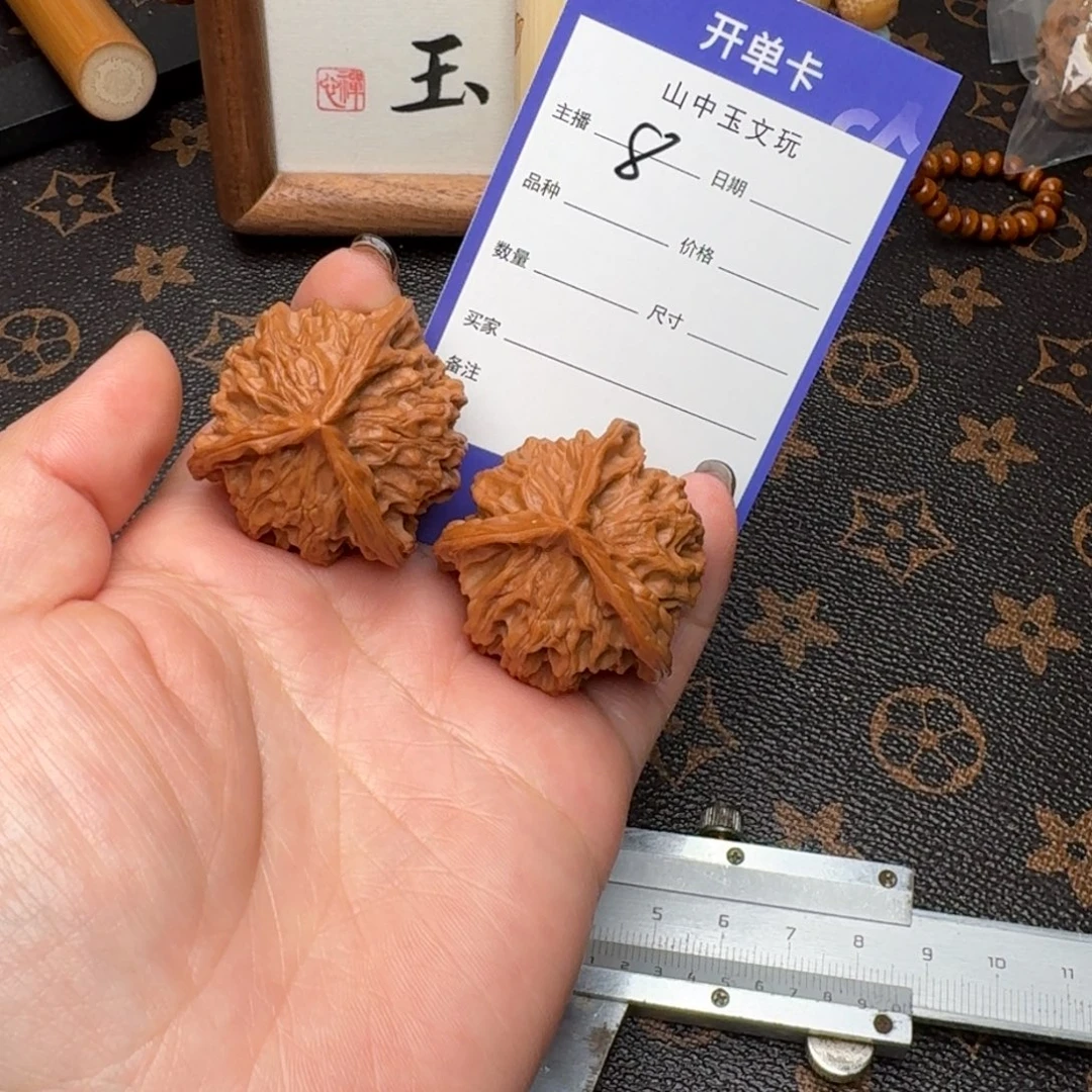 文玩核桃把件36三棱8