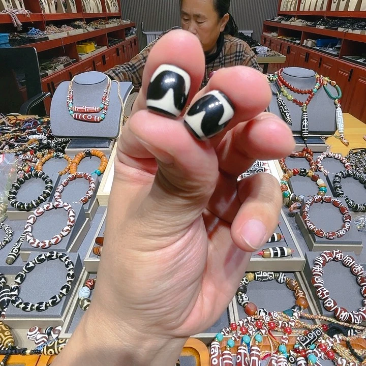 未镶嵌玛瑙/玉髓珠宝奇石