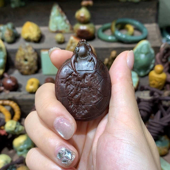 岫岩河磨玉（透闪石质玉）未镶嵌把件