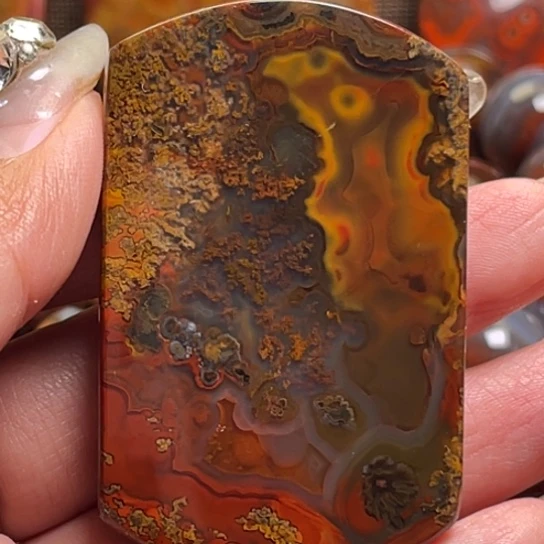 玛瑙/玉髓未镶嵌吊坠