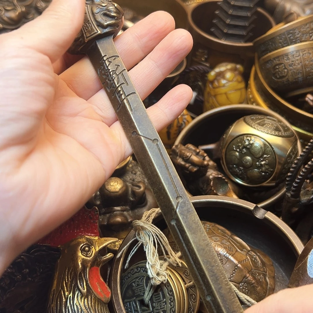 精美铜器工艺品等