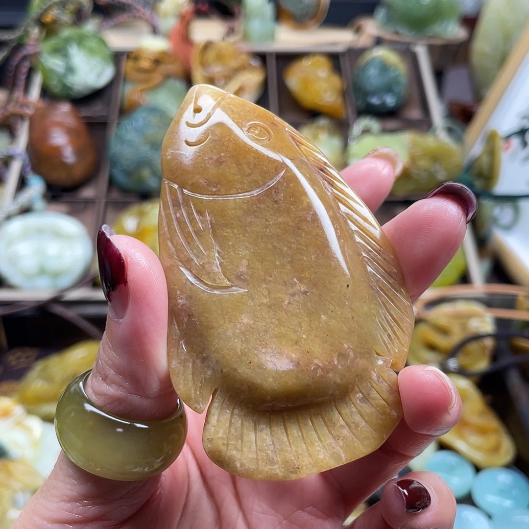 蛇纹石玉颈饰未镶嵌明****)花玉辽阳鱼