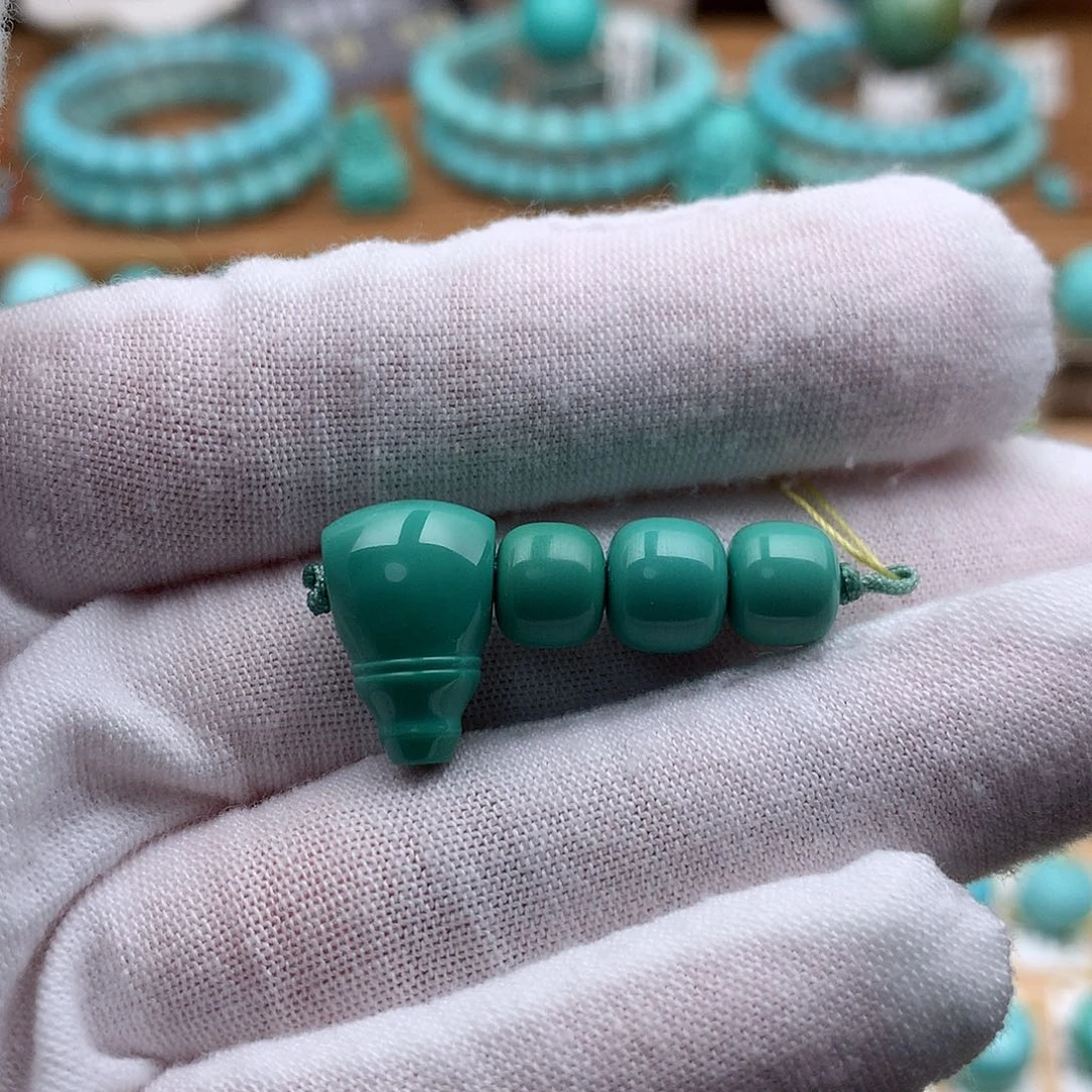 绿松石未镶嵌珠宝奇石