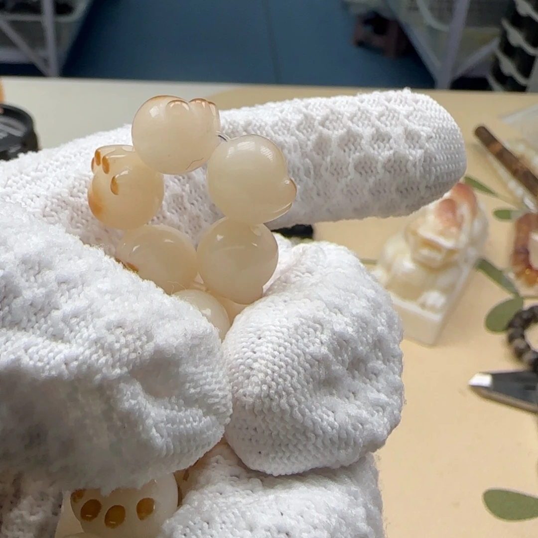 白玉菩提吊坠黄色331