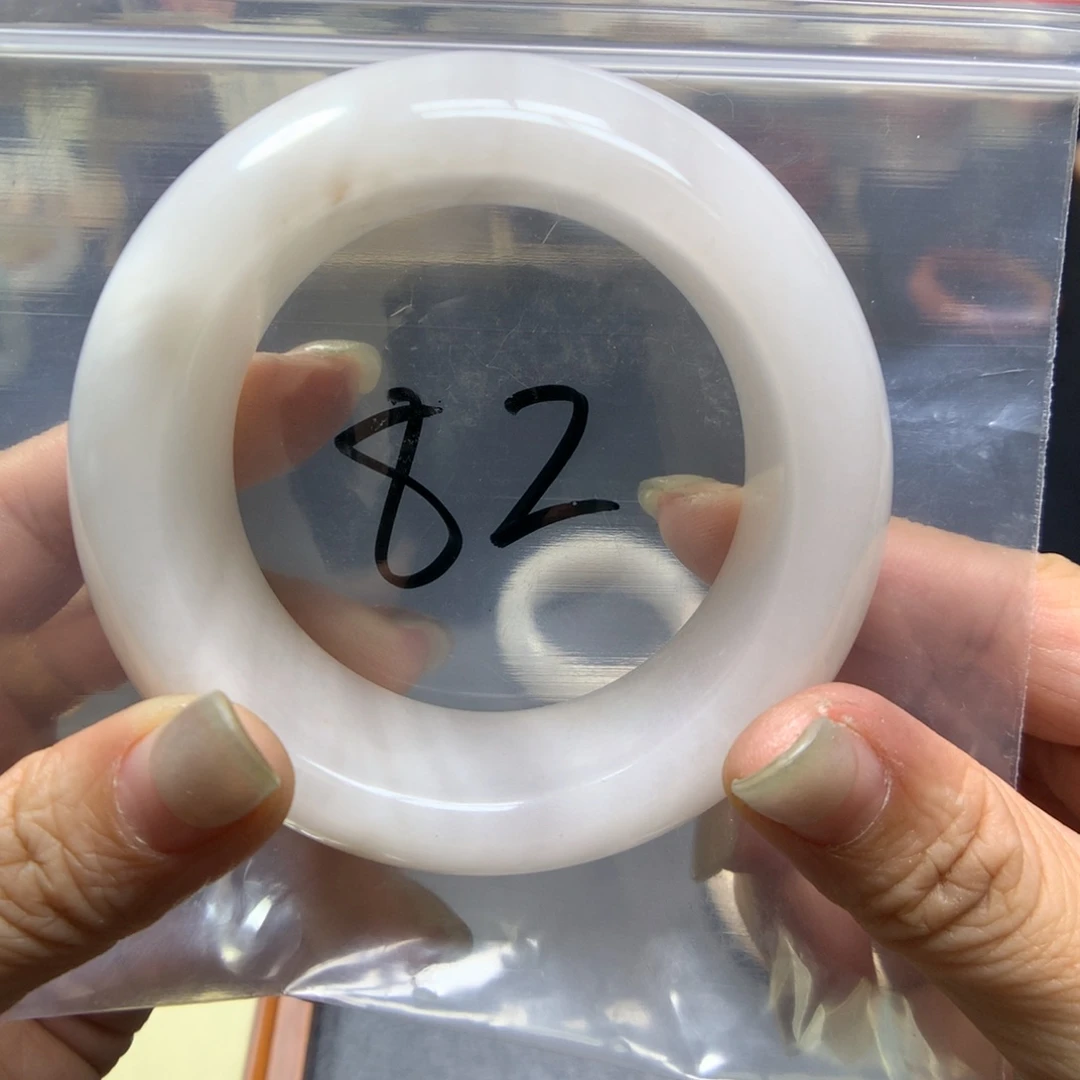 石英质玉手镯未镶嵌蒯**呢