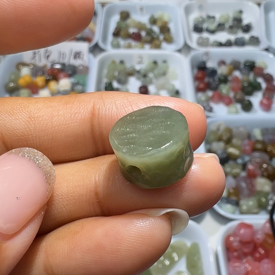 和田玉未镶嵌珠宝奇石