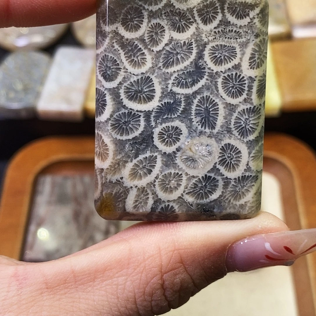 硅化玉颈饰合金茉*