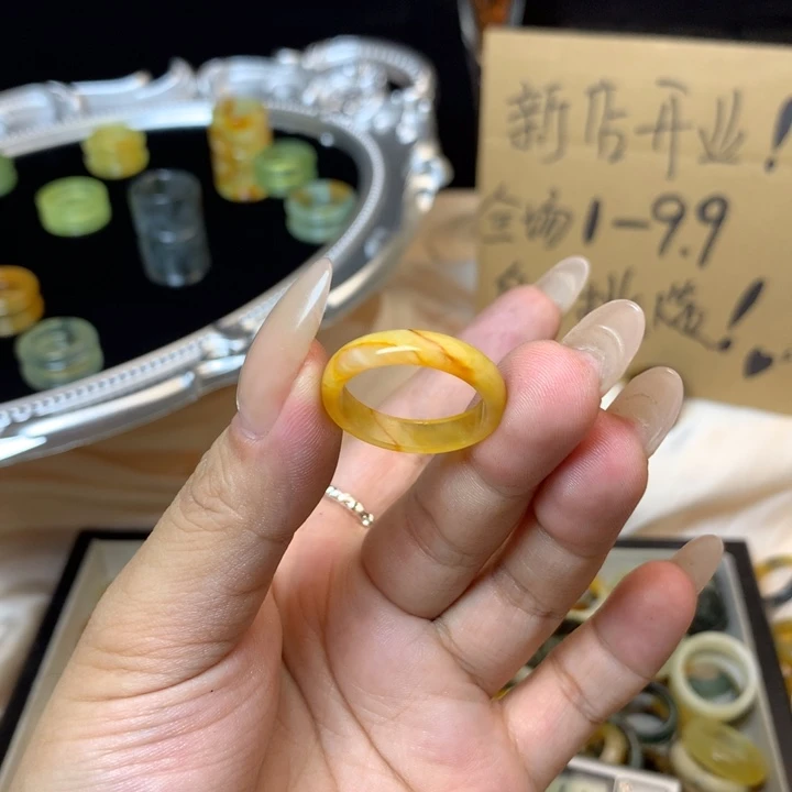 张***花合金蛇纹石玉戒指