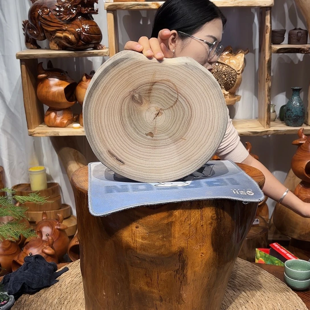 香樟木根雕凳子一物一拍编号268