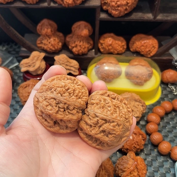 人***生文玩核桃把件大粗筋全品