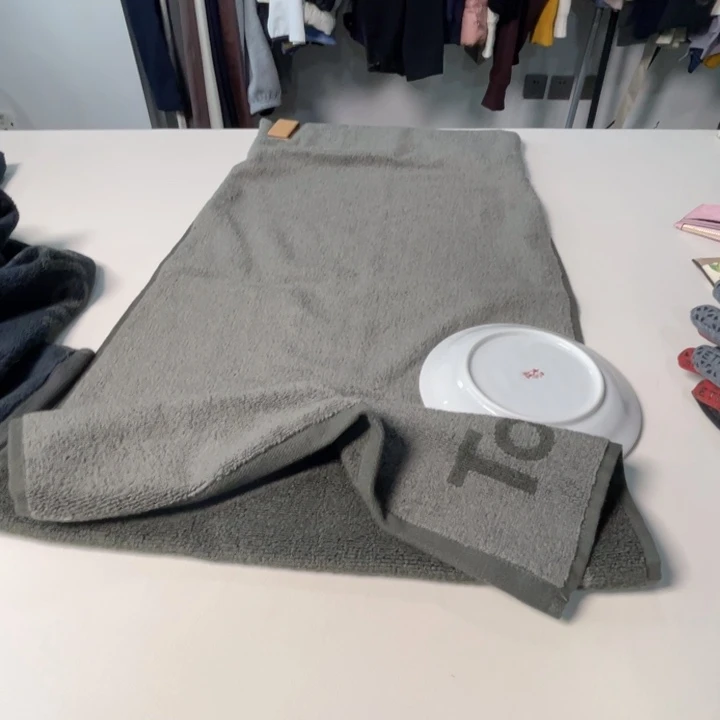 瓷片灰色。。。。。。。。。。。。。。。。。。