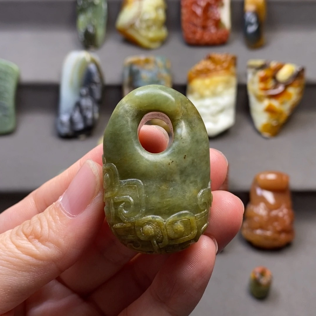 岫岩河磨玉（透闪石质玉）颈饰未镶嵌开*挂件