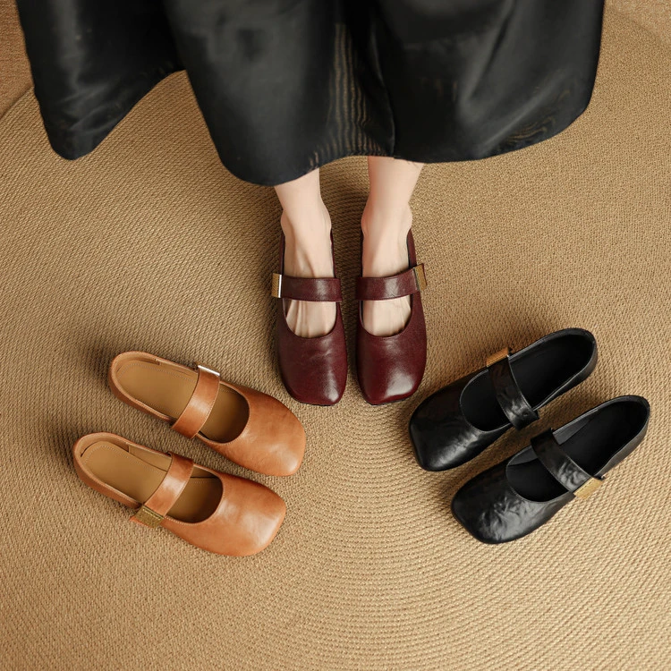 法式复古方头一字扣带平底单鞋女士2025夏季新款玛丽珍杏酒红黑色