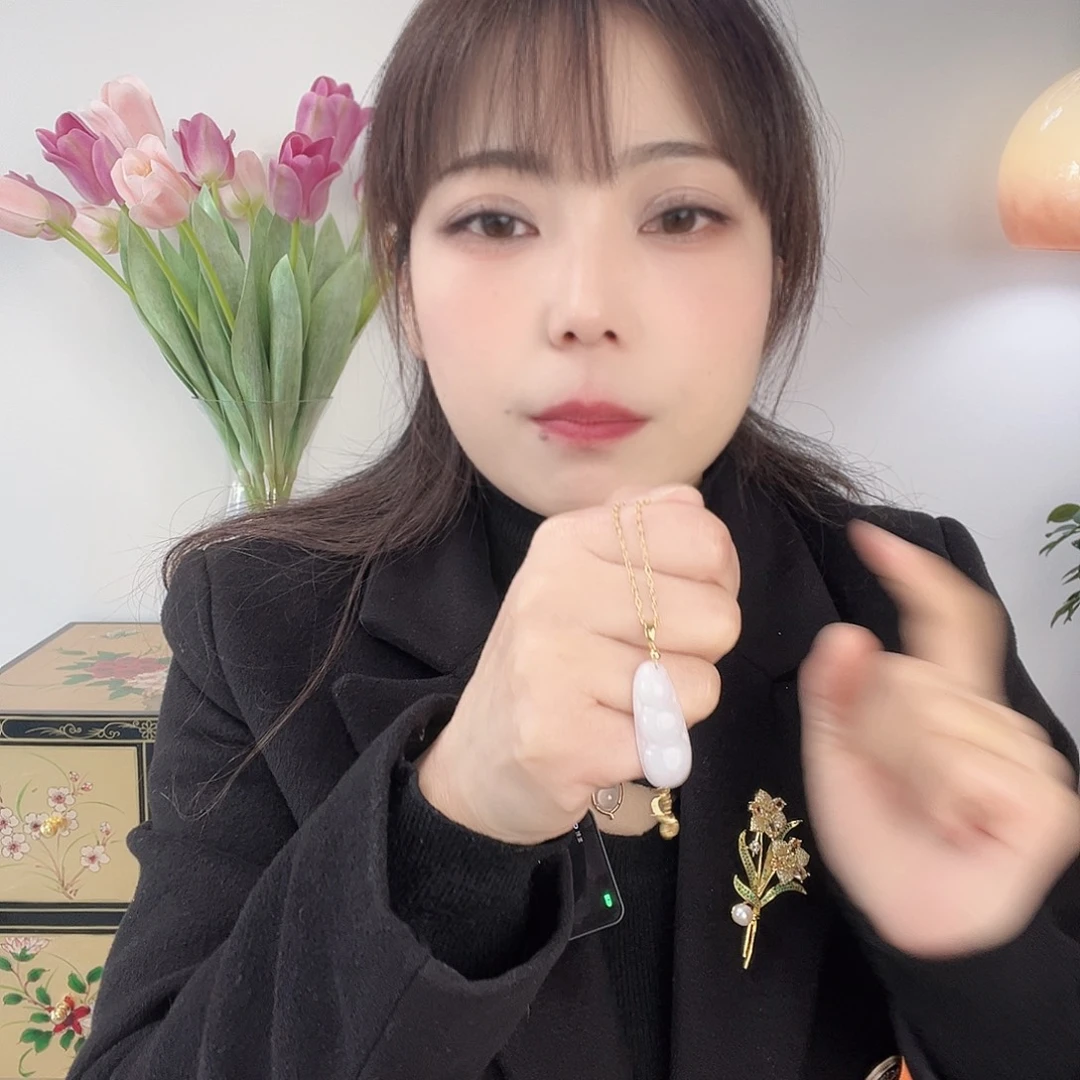 颈饰足银镀金镶嵌翡翠
