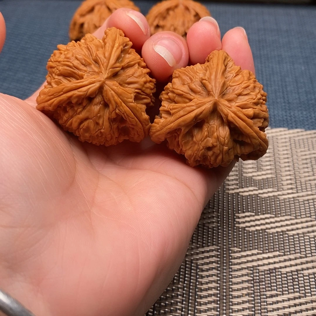 被***人吊坠文玩核桃三棱