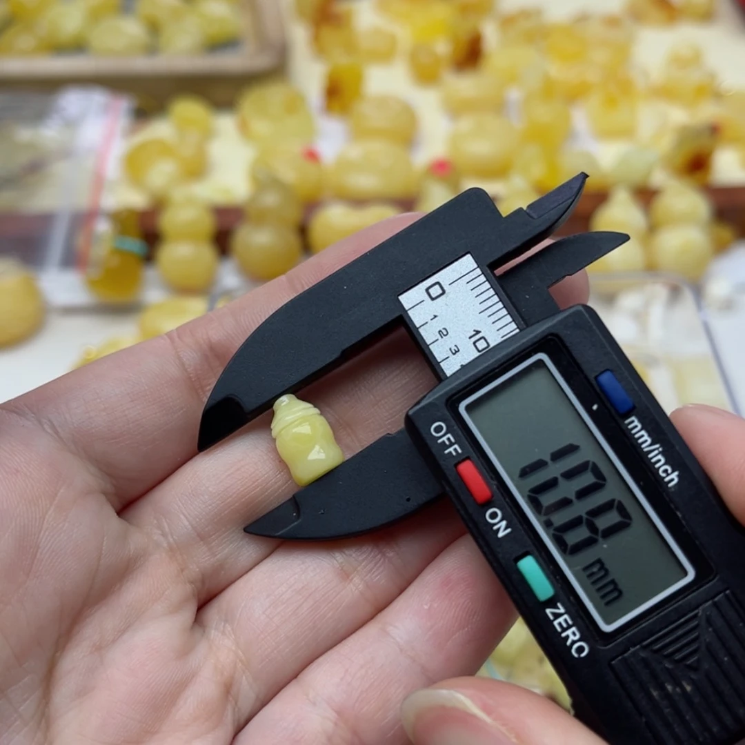 【闪购商品】蜜蜡裸石未镶嵌配饰