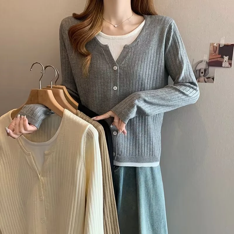 大码胖mm设计感坑条假两件显瘦针织衫女春季新款休闲百搭减龄上衣