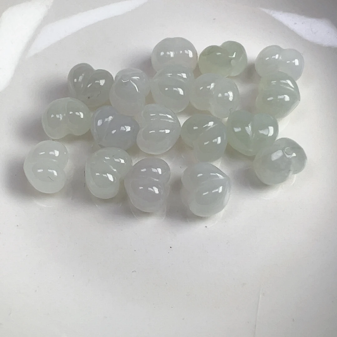 翡翠散珠翡翠屁桃一个可挑