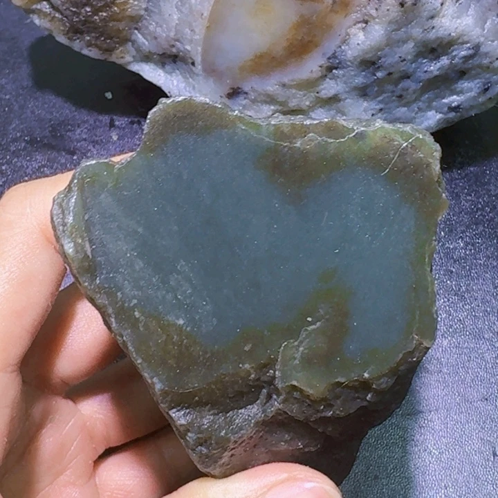 未镶嵌和田玉（糖玉）珠宝半成品