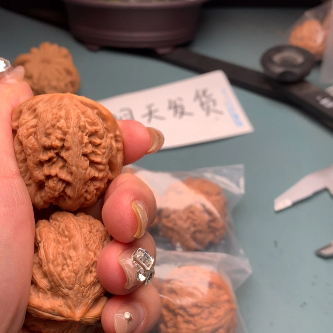 文玩核桃把件粗筋4243