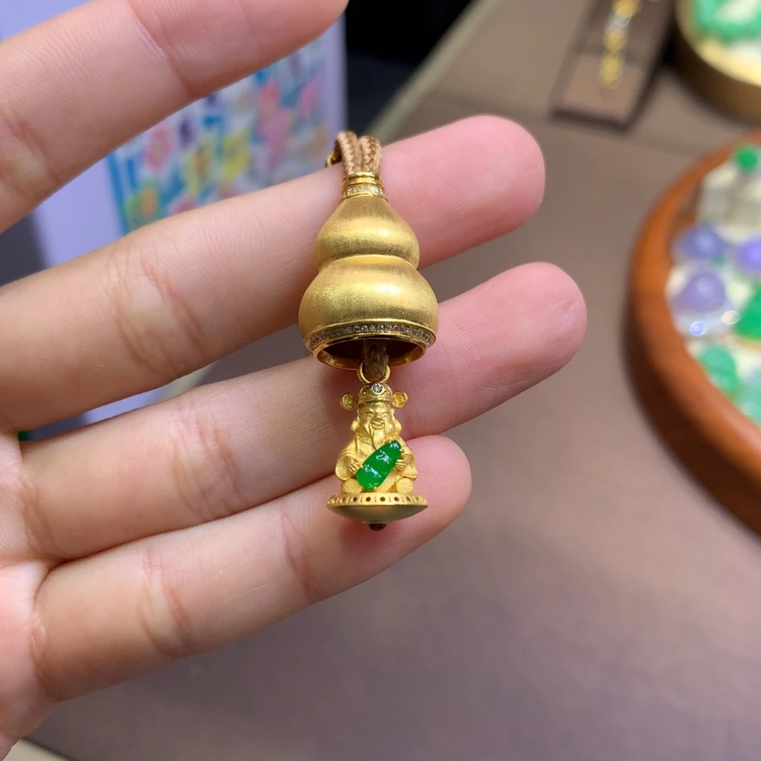 翡翠18K金镶嵌颈饰翡翠（特色款）