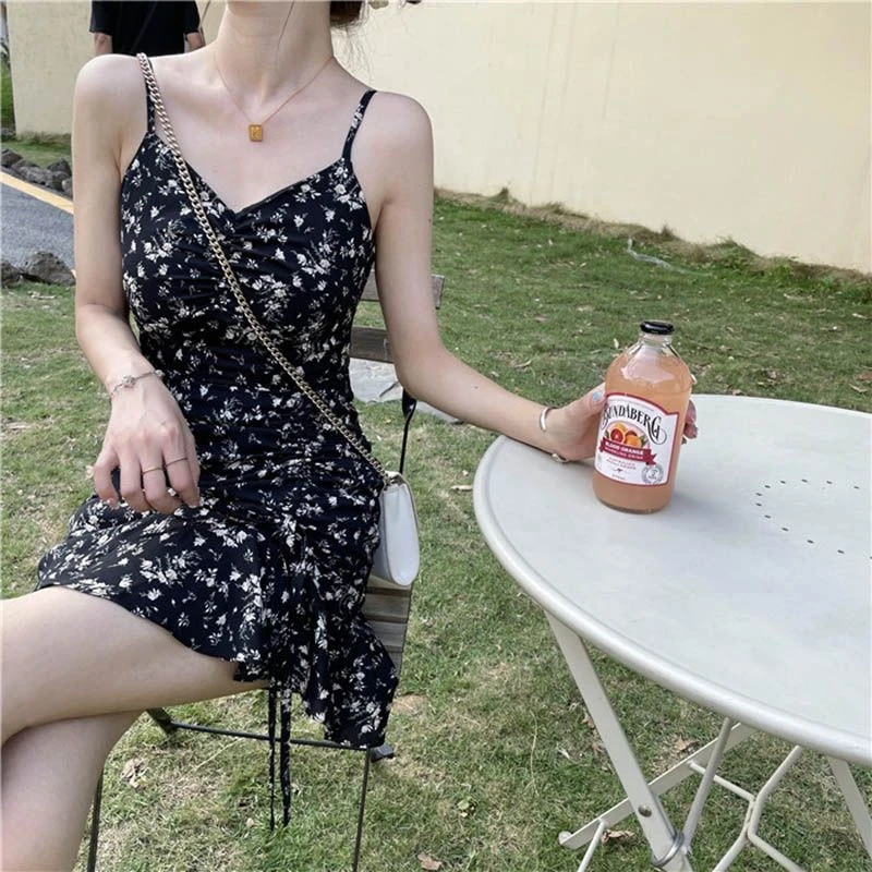 黑色纯欲内搭碎花裙吊带裙雪纺连衣裙女夏季夏款茶歇日常小礼服