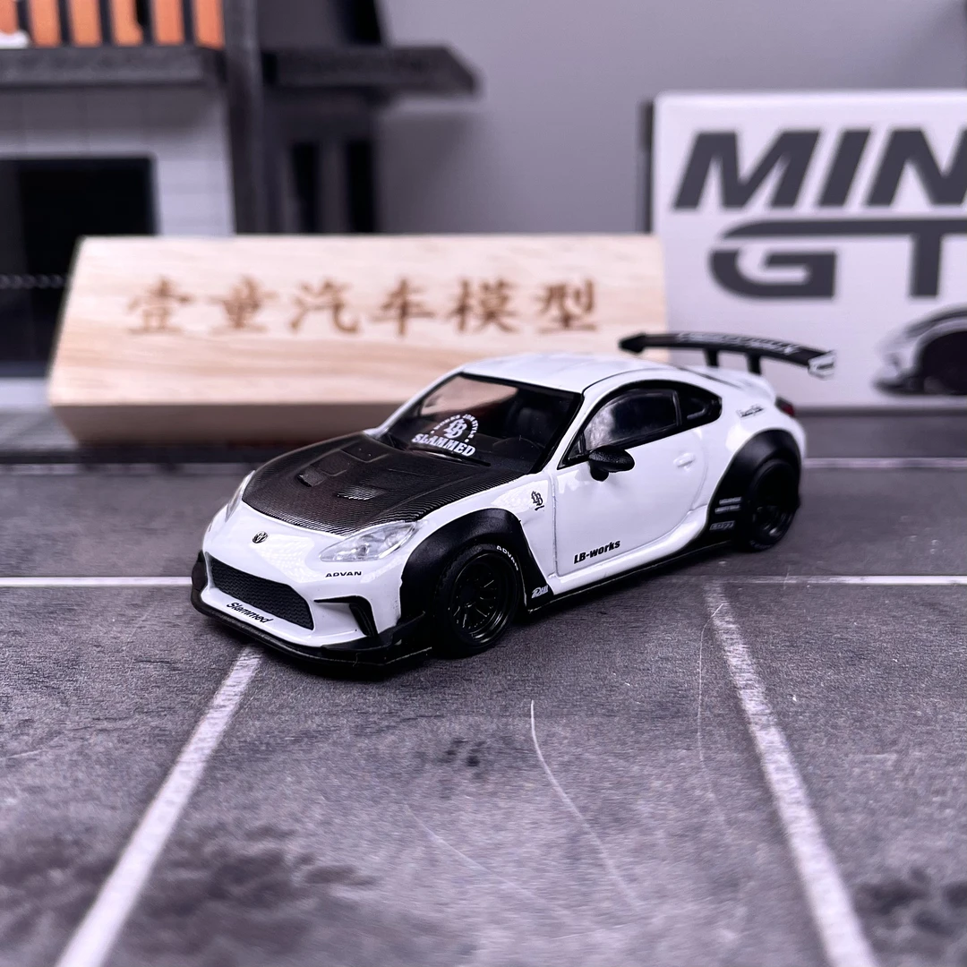 【壹童现货】MINIGT 1:64 丰田GR86 769号 白色碳盖 合金汽车模型