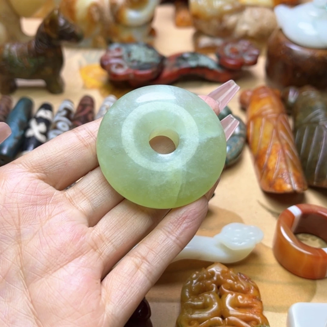 【闪购商品】蛇纹石玉颈饰未镶嵌