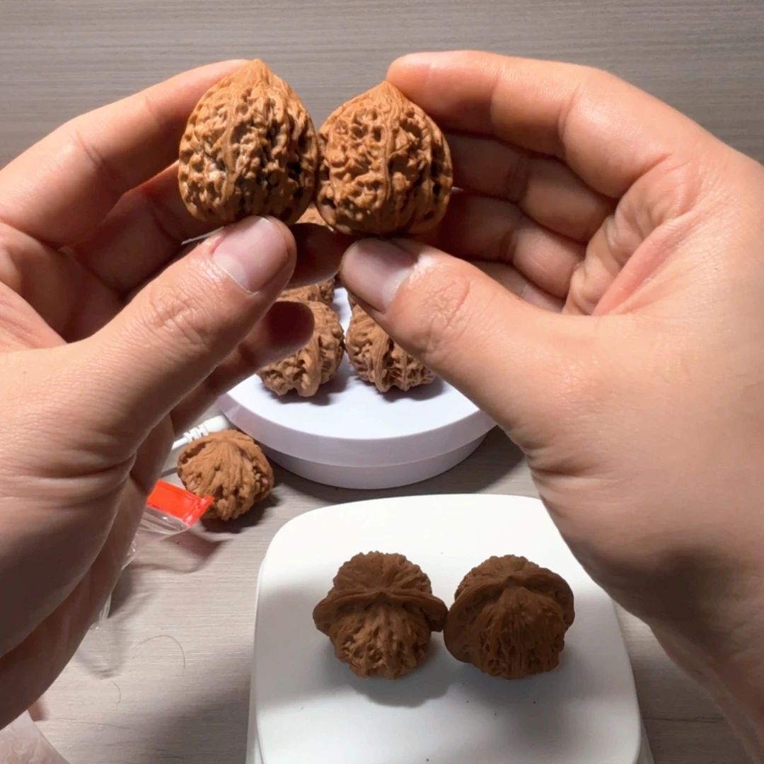 @****文玩核桃把件水龙纹手捻