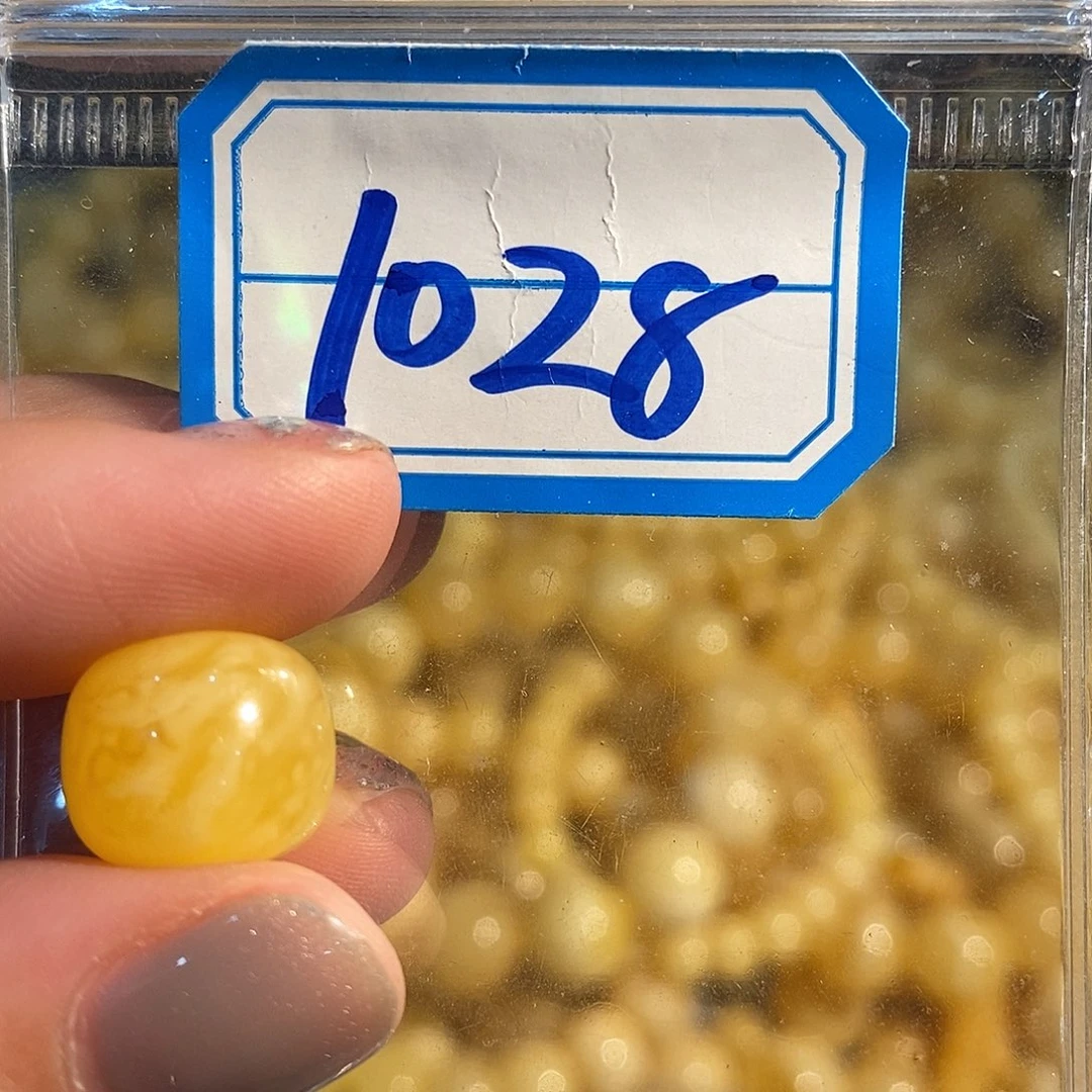 未镶嵌琥珀珠宝奇石1028