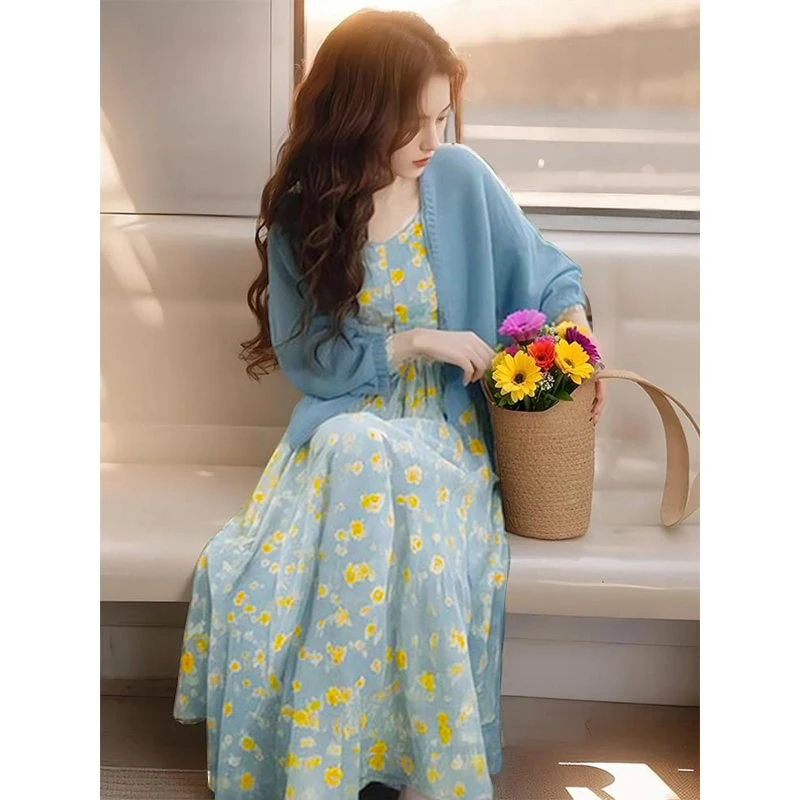 春游出行衣服碎花套装裙女2025春秋新款气质吊带裙洋气毛衣两件套