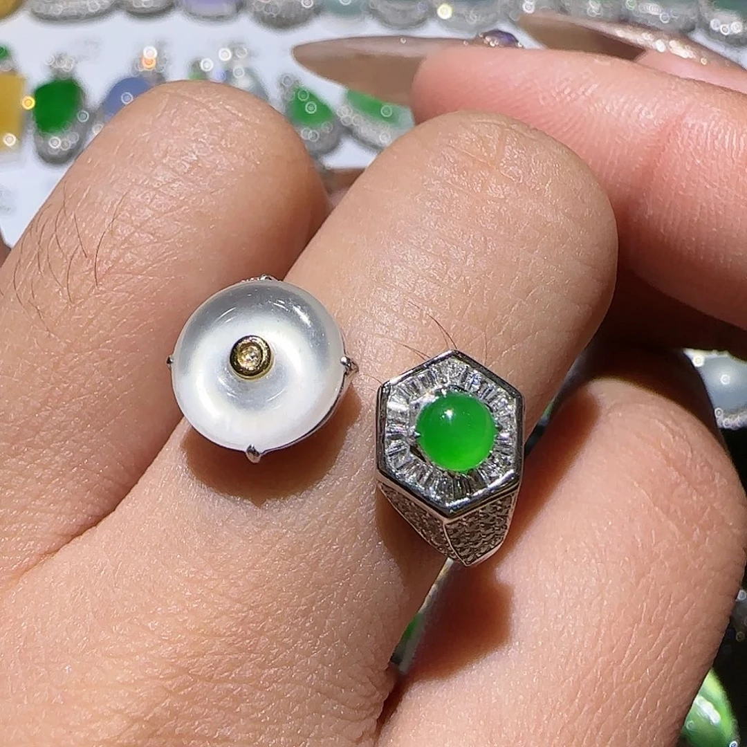 【闪购商品】18K金镶嵌戒指翡翠天然