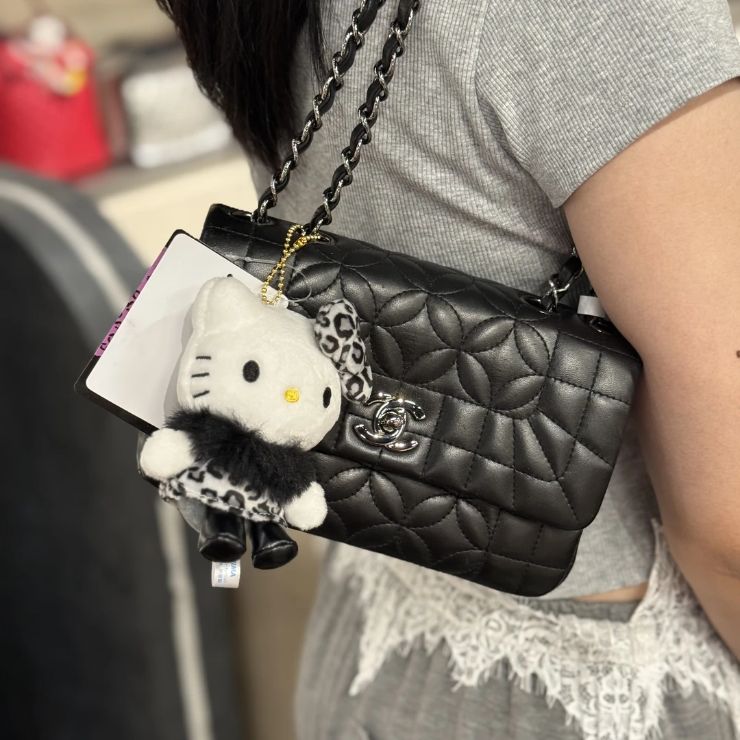 95新 Chanel/香奈儿 YUMU中古/Chanel黑银四叶草斜挎包