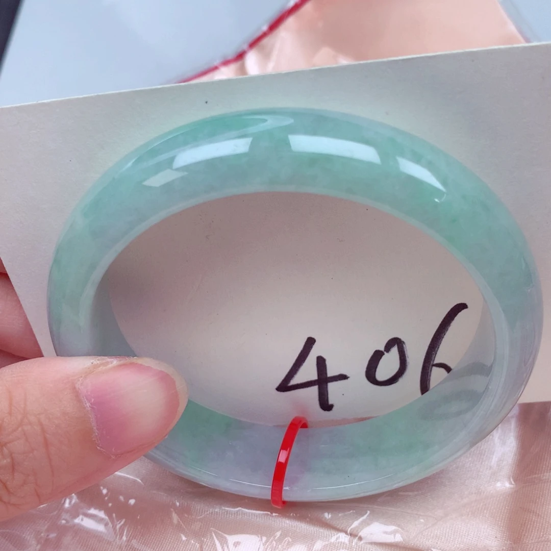 翡翠手镯未镶嵌翡翠