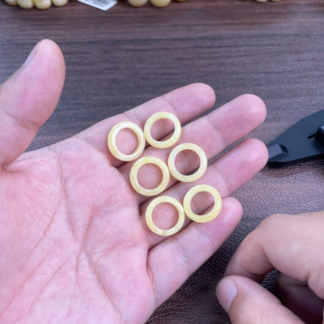 未镶嵌琥珀裸石002多样性发其一