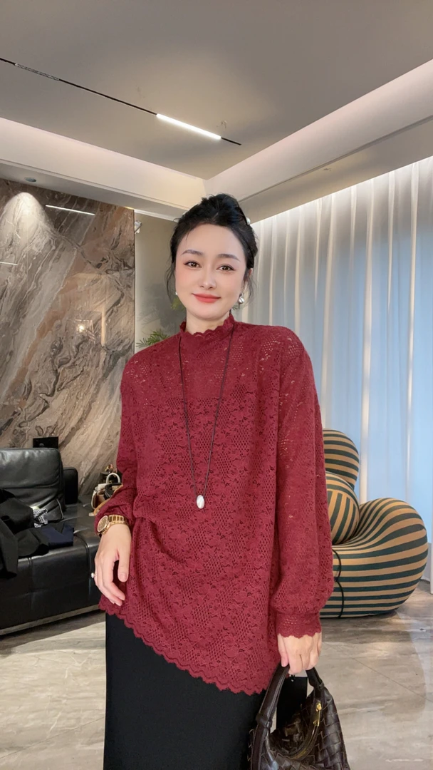 【黑色现货】新款绒毛镂空蕾丝时髦上衣（不起球）