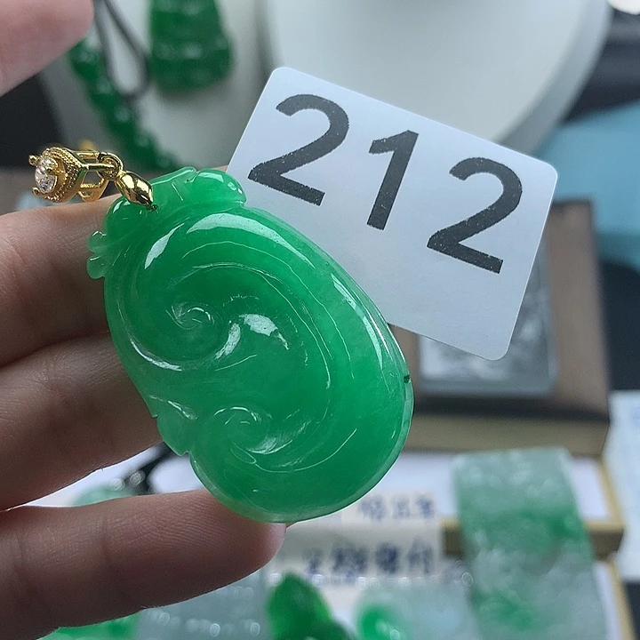 吊坠(赠链)未镶嵌翡翠