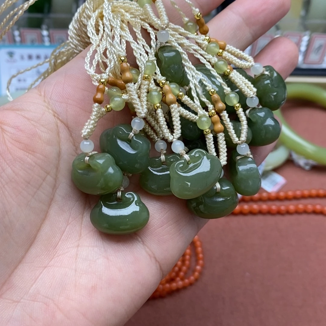 和田玉未镶嵌吊坠(不含链)拍一发一