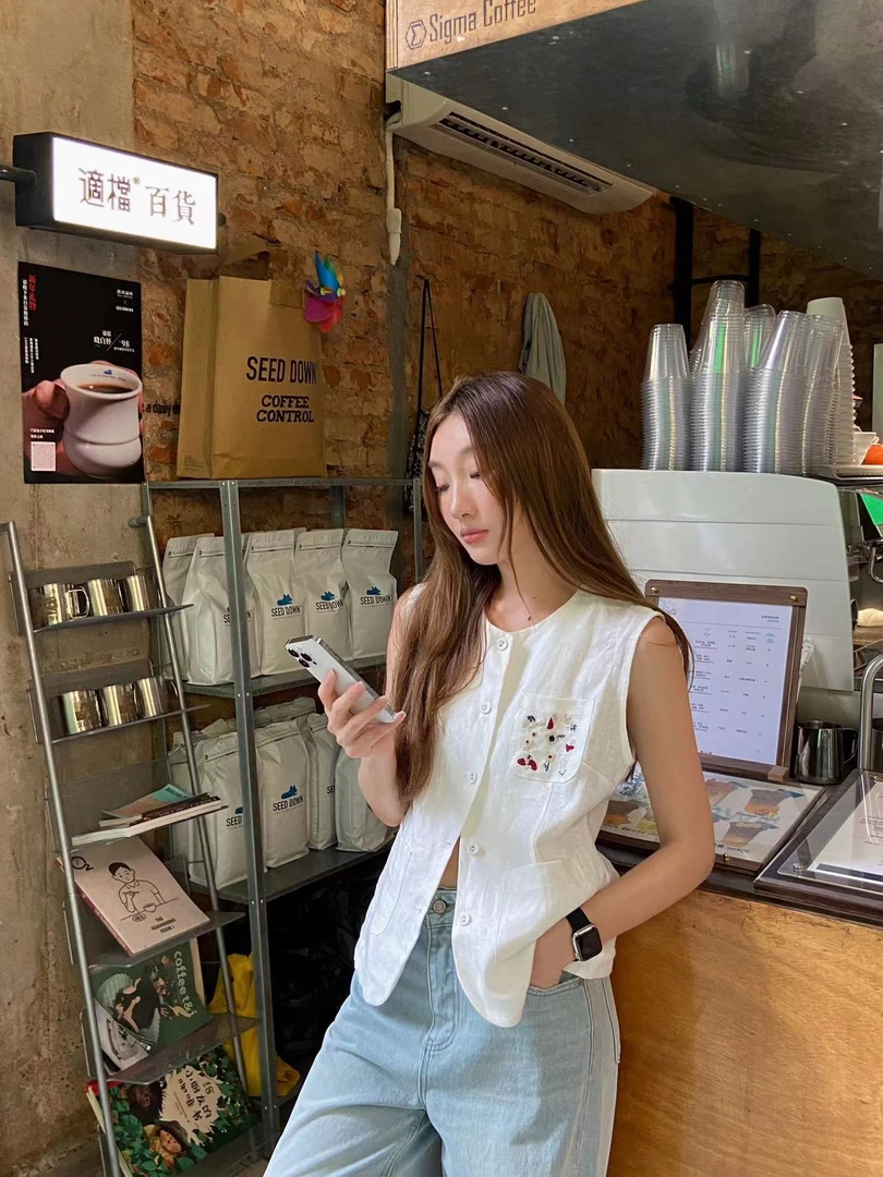 韩国代购.  Call my name  心房      亚麻背心L25051790