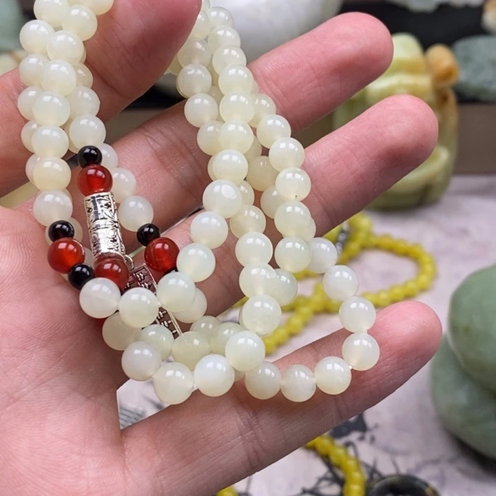 神***尊蛇纹石玉未镶嵌颈饰