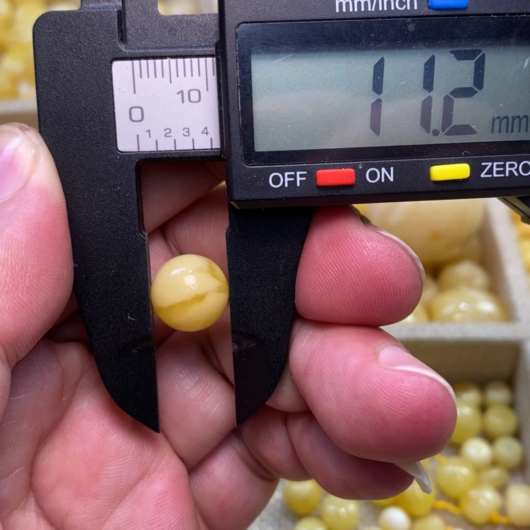 裸石琥珀未镶嵌天然原矿蜜蜡圆珠