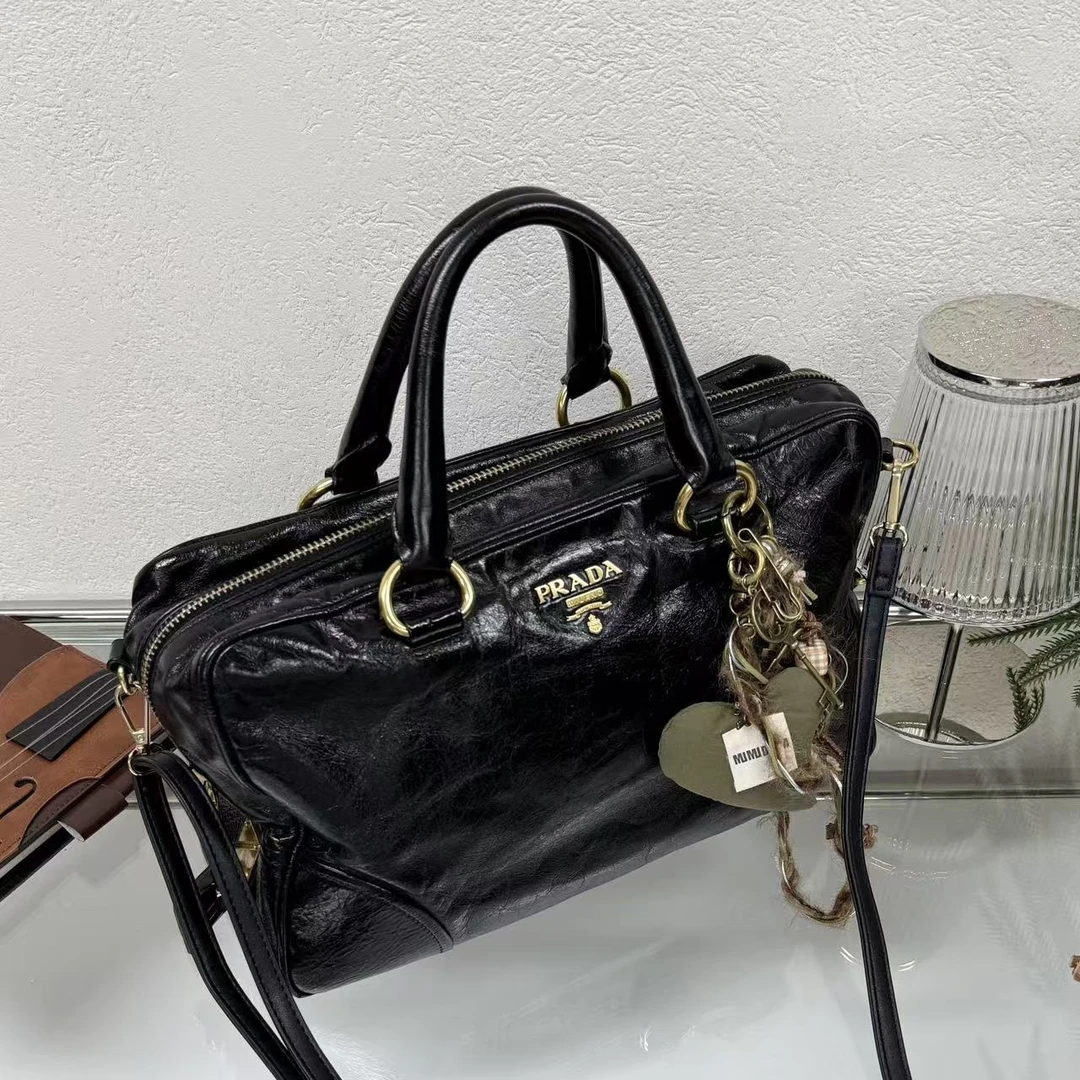 95新 Prada/普拉达 黑金油腊皮波士顿斜挎单肩包经典