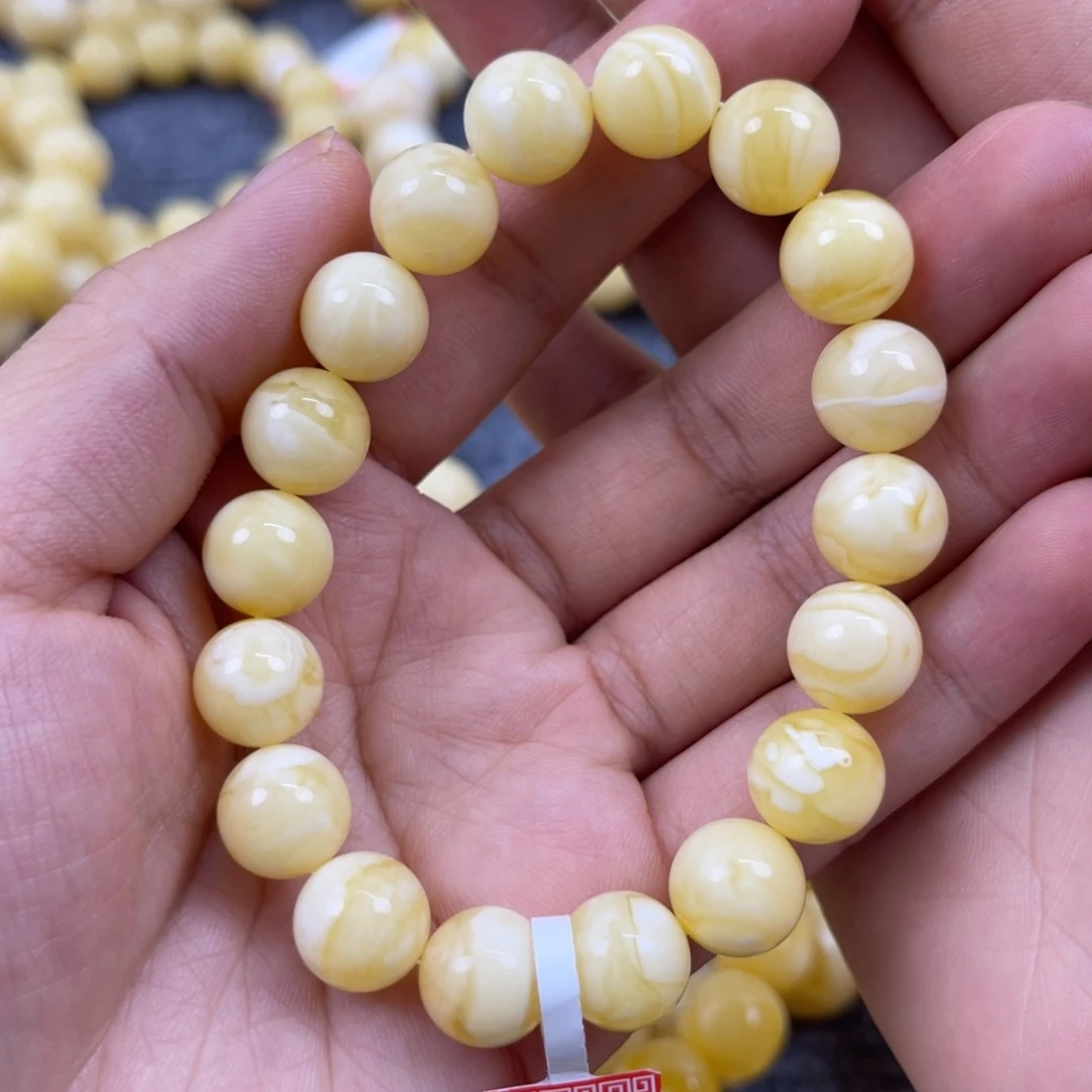 琥珀裸石未镶嵌?**?尺寸