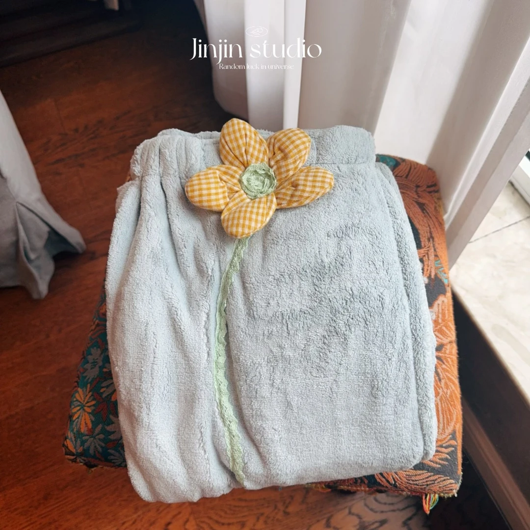 舒适绵柔贴布绣花粉蓝浴裙2070601