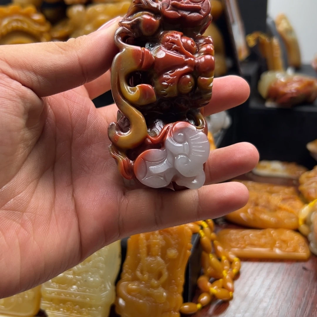 石英质玉（黄龙玉）合金黄龙玉