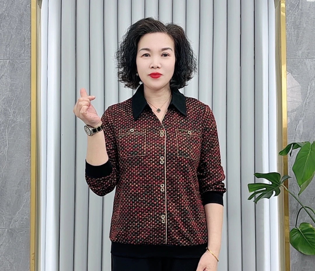 春季新款翻领套头上衣气质百搭显瘦减龄设计感宽松小香风洋气上衣