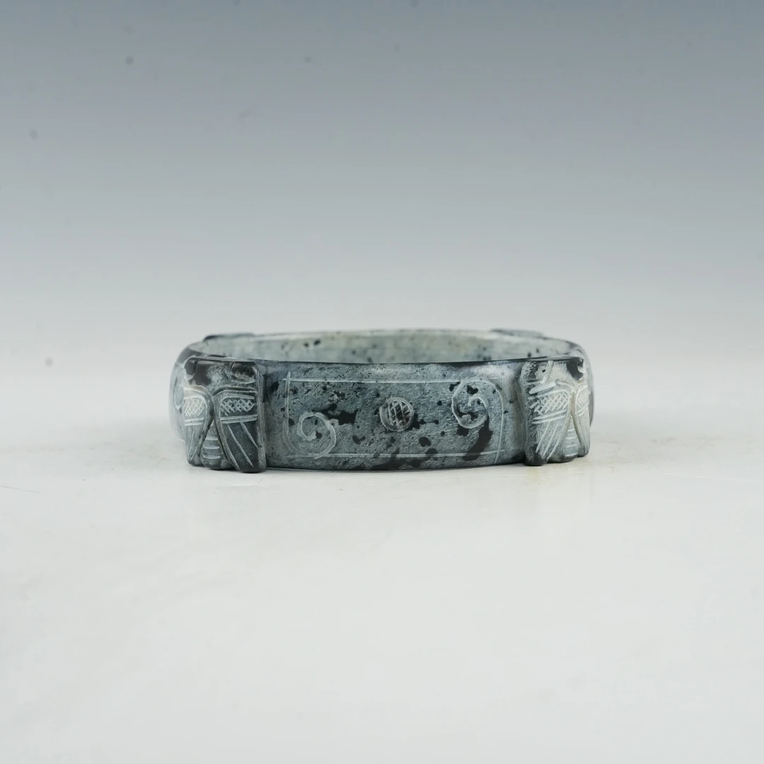 lot121028 明代 蝉纹臂钏