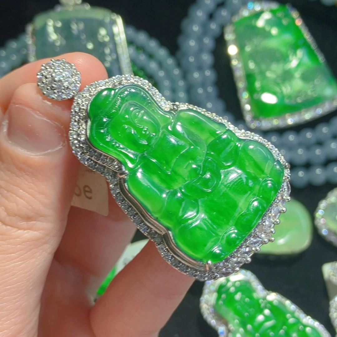 颈饰未镶嵌翡翠观音