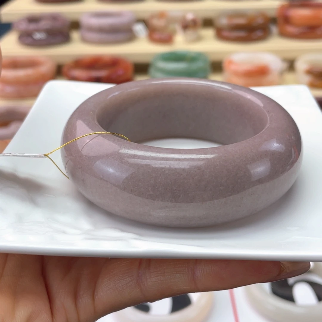 一***)石英岩玉手镯未镶嵌