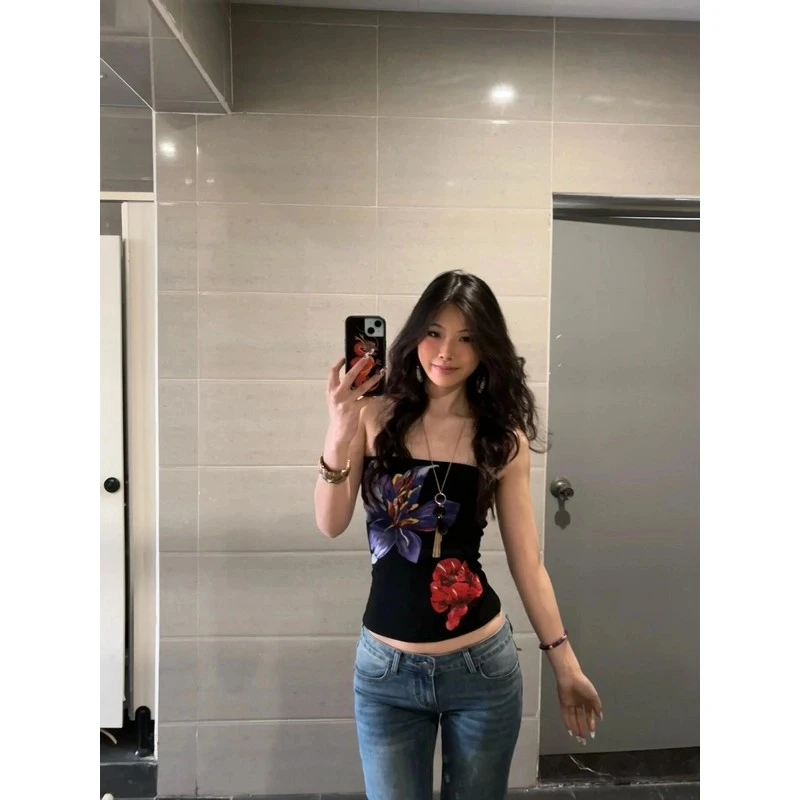 黑色高级感修身别致绝美小衫上衣2025夏季新款印花弹力辣妹抹胸女